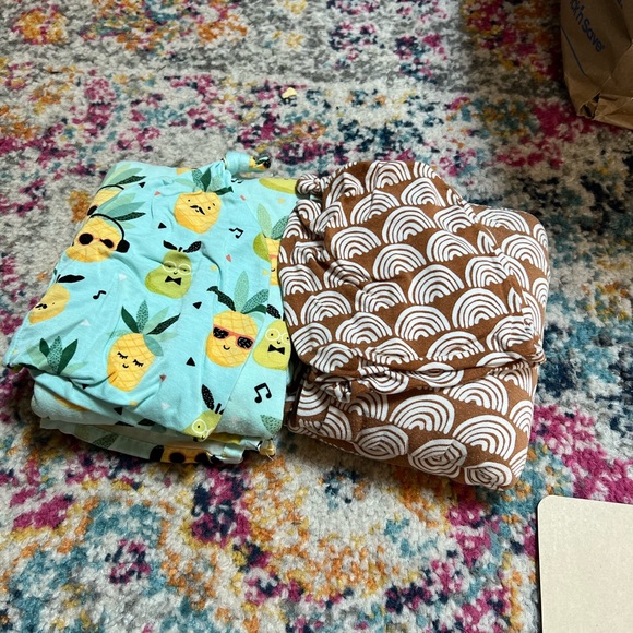Little sleepies swaddle with hats - Picture 1 of 1